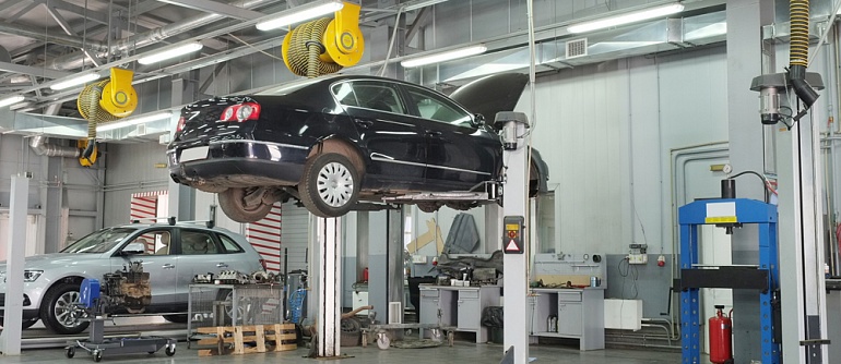 Hydraulic car lift: features, principle of operation. Hydraulic lift lubrication